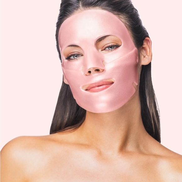 NWT Knesko Skin
Rose Quartz Antioxidant Kit - Picture 4 of 6